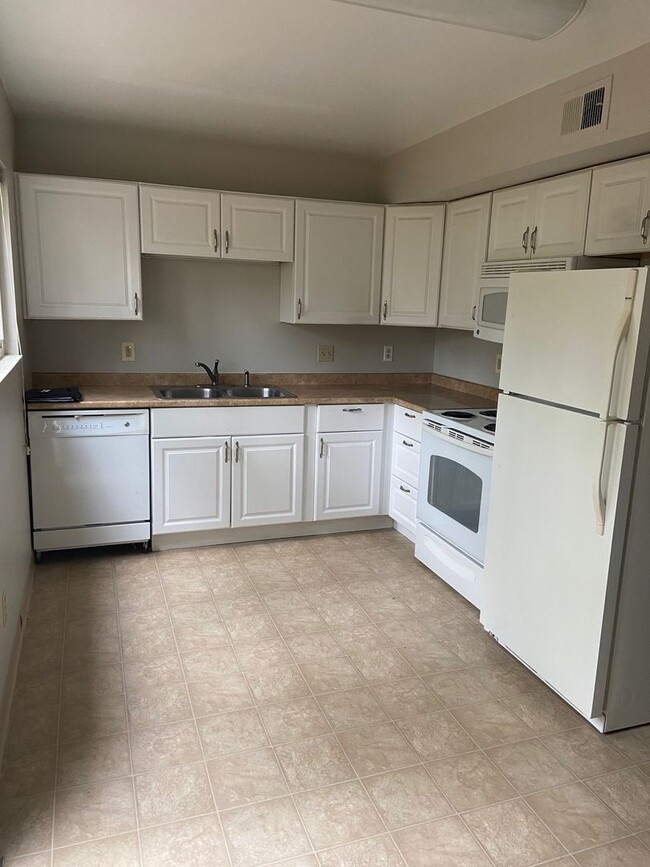Photo - 1615 Cottonwood Dr Unit 14