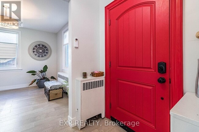 Photo - 205 Church St