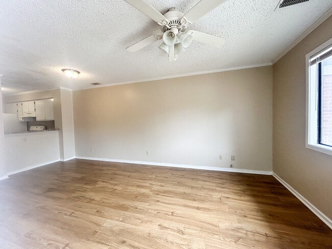 Photo - 16 Canterbury Ct