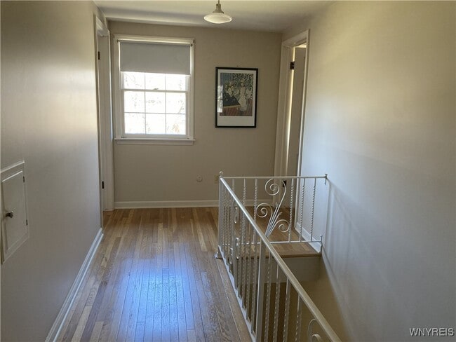 Building Photo - 11 Bradenham Pl