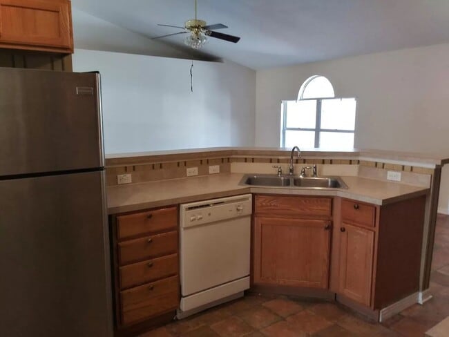 Photo - 14169 Spring Hill Dr