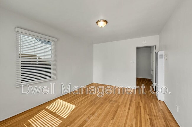 Photo - 2174 Bacon St