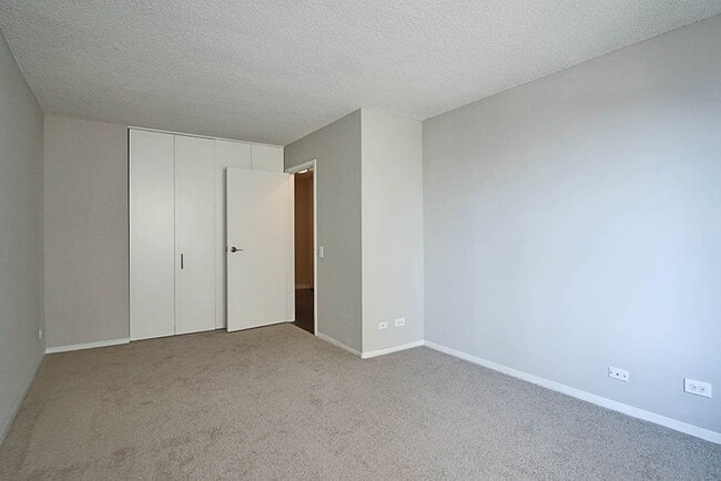 Photo - 67 W Huron St