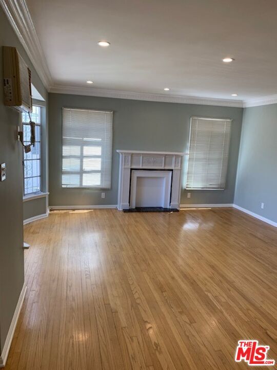 Photo - 1089 S Ogden Dr Unidad 1089-1/2