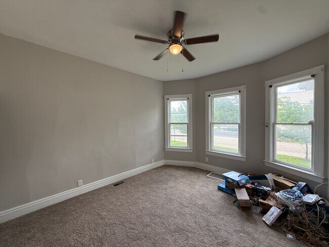 Photo - 938 W Edwards St