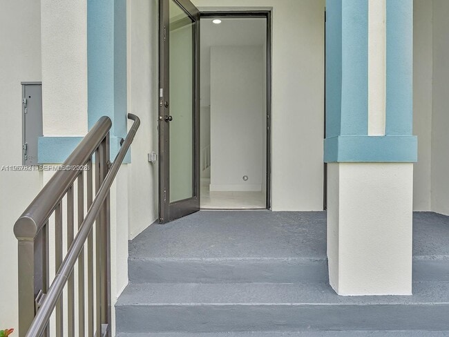 Photo - 6130 SW 36th Ct