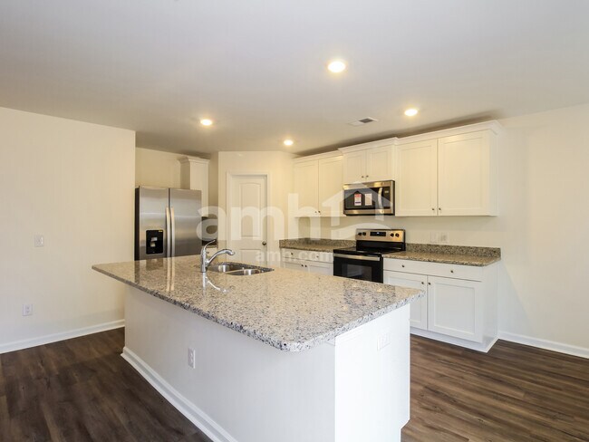 Photo - 1393 John Swann St