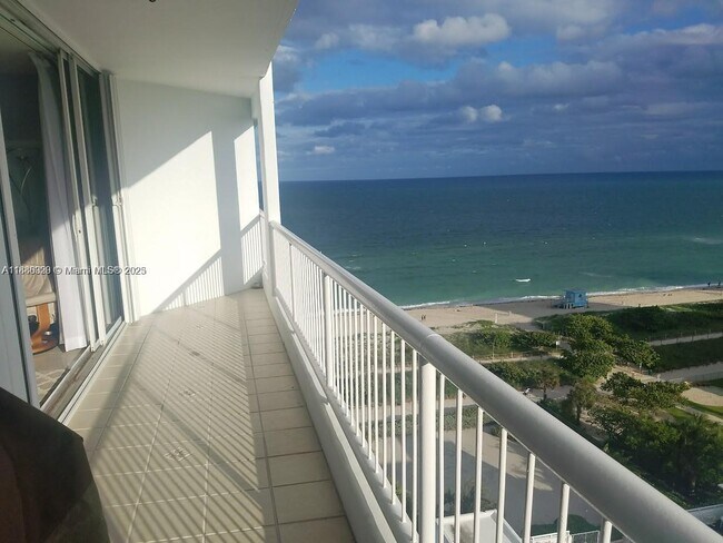 Photo - 9341 Collins Ave Unidad 1103