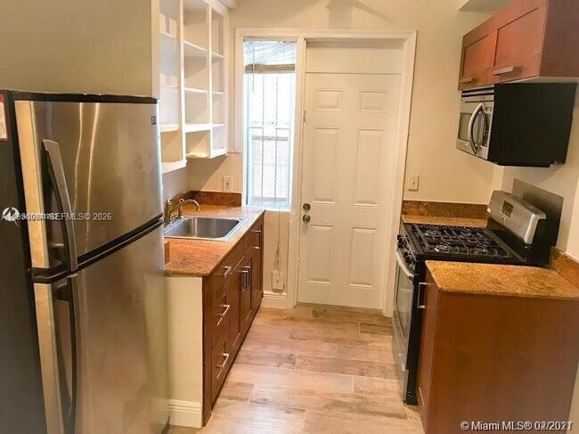 Photo - 1020 Euclid Ave Unit 6