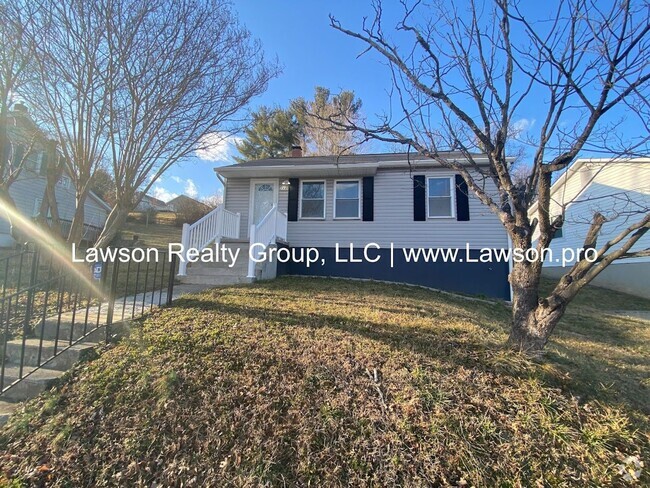 Building Photo - Cozy Vinton House with Backyard