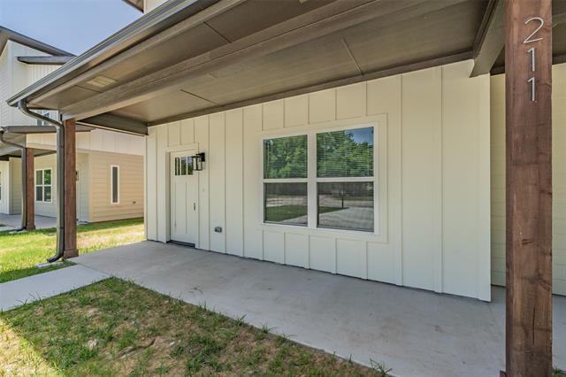 Photo - 211 Trinity St