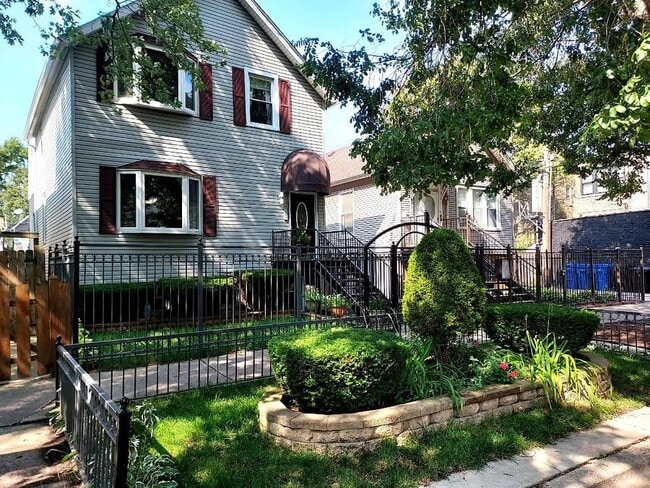 Photo - 2516 W Lyndale St Unit 2