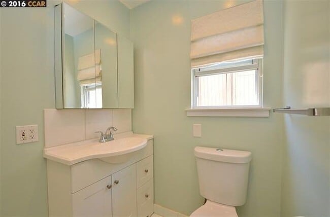 Bathroom - 7285 Snake Rd Unit A