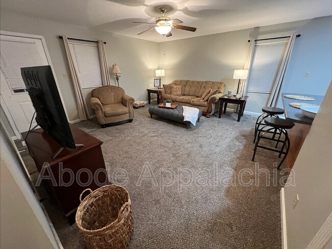 Photo - 124 Melvina Dr Unit #2