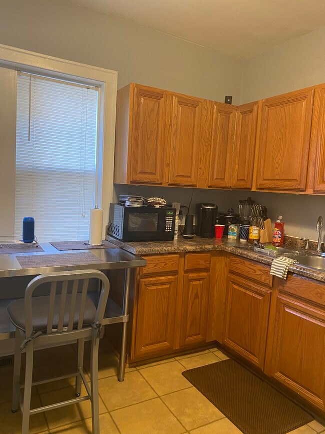 Photo - 1931 Wesley Ave