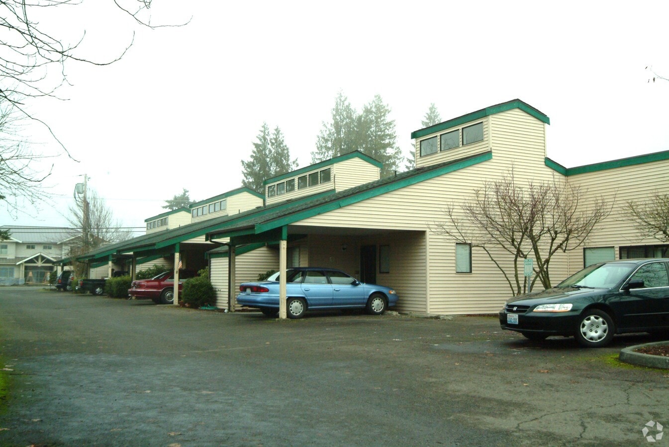 Photo - Emerald Court Apartments