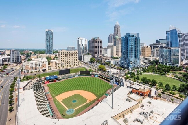 Photo - 401 S Graham St Unit 1B