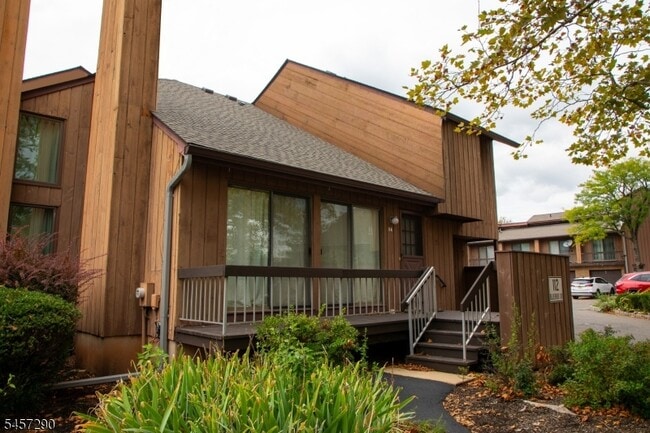 112 Bluebird Dr