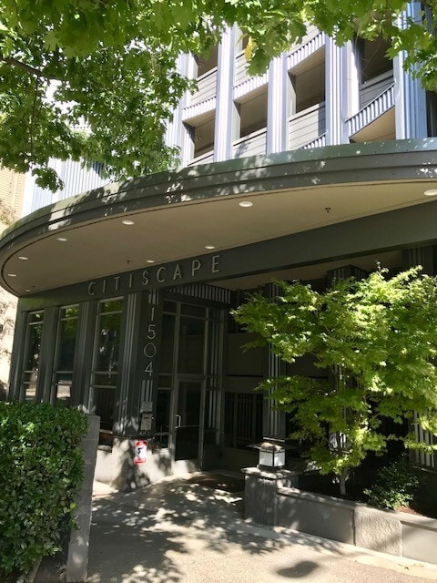 Building Photo - Furnished Condo with beautiful Lake Union ...
