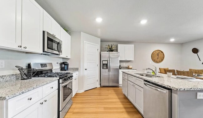 Photo - 10652 Paget Dr W