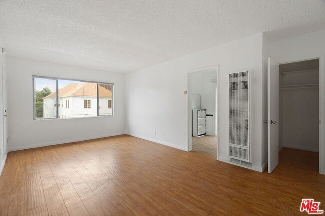 Photo - 6755 Yucca St Unit 4