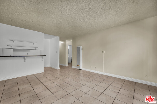 Photo - 1087 W 39th St Condo Unit 3