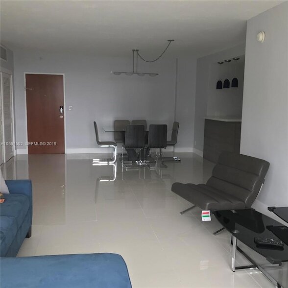 Photo - 3801 S Ocean Dr Unidad 10V