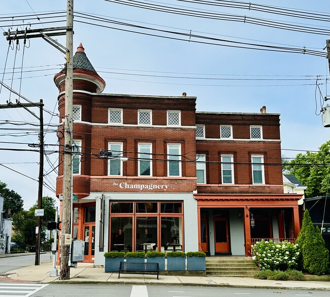 Building Photo - 1764 Frankfort Ave