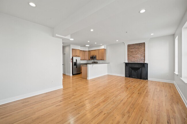 Photo - 287 Grand St Unit 1