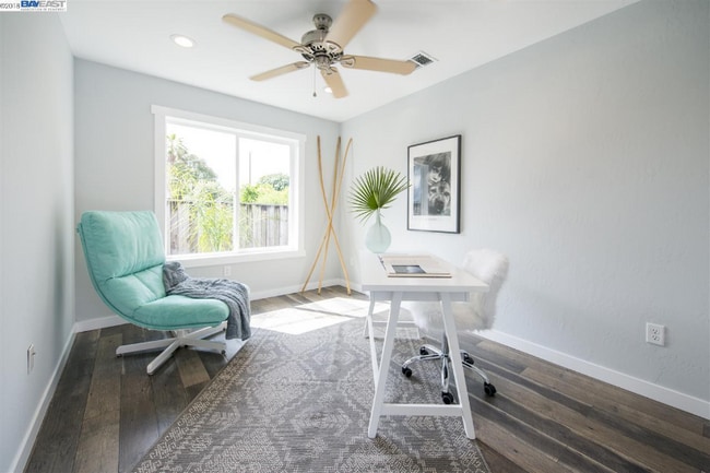 Photo - 35537 Cabral Dr