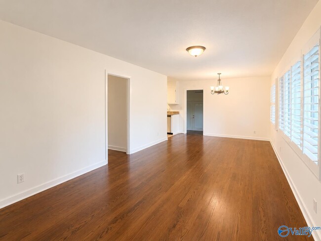 Photo - 515 Warner St NW