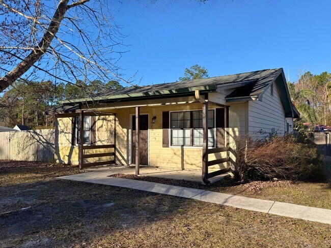 Photo - 2 Bedroom Home w/ Flex Room, fenced in yard - Close to base!!