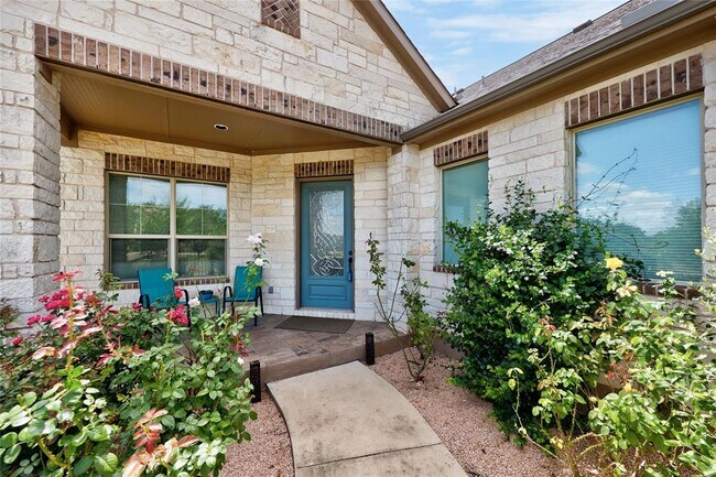 900 Hawthorne Loop