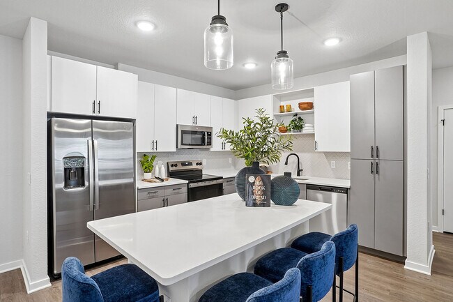 12-web-or-mls-4555 Grv Spgs Cir-Unit 107-S1605-012