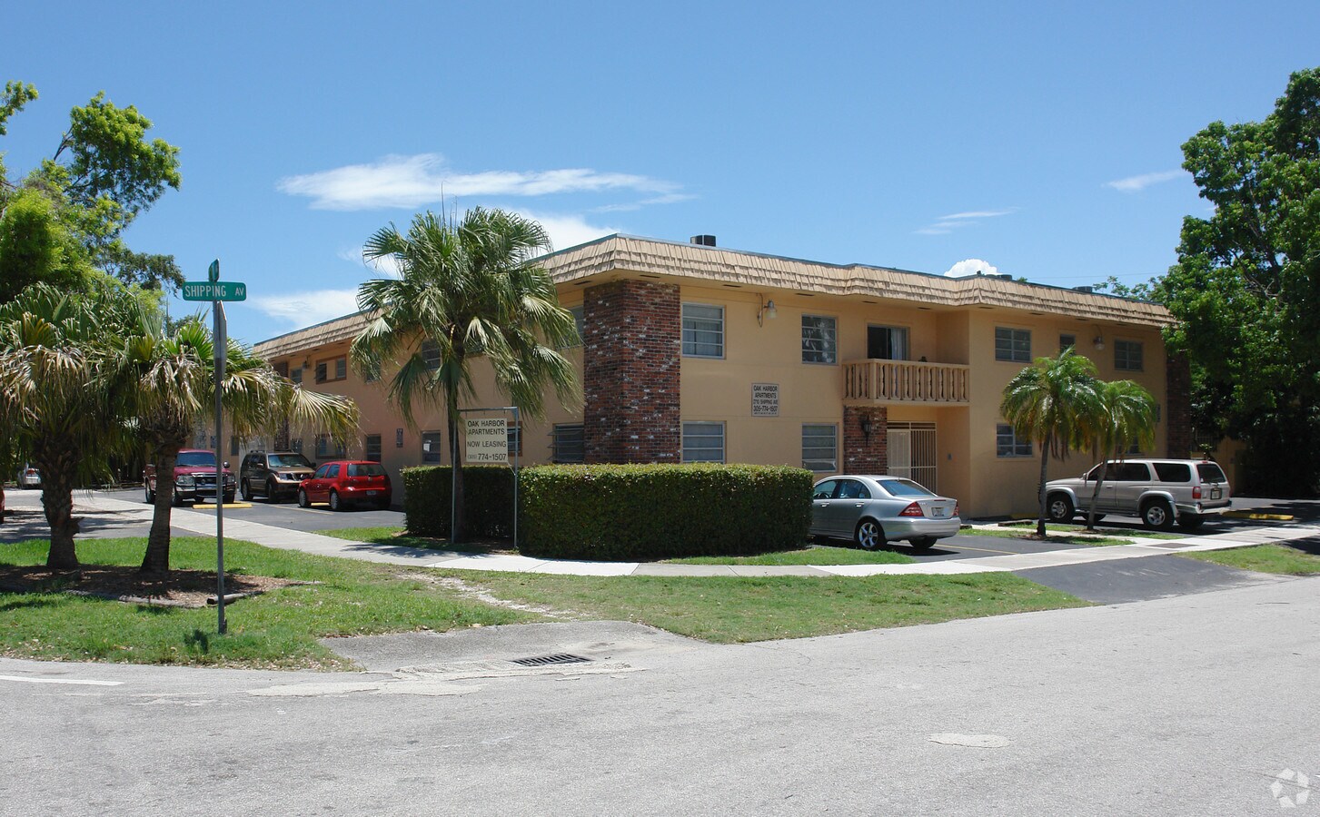Oak Harbor Apartments - Oak Harbor Apartments