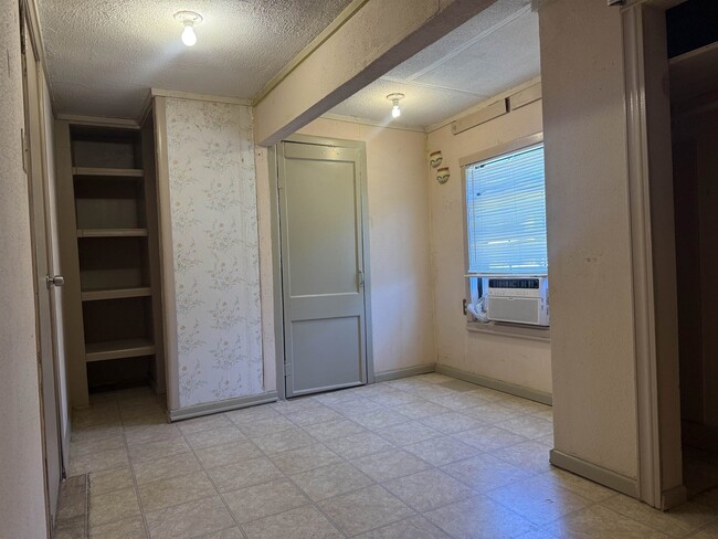 Photo - 2414 Sanders Ave