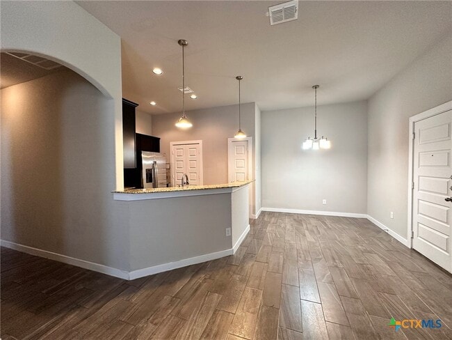 371 Creekside Curve