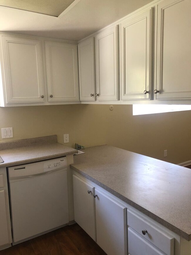 Photo - 2658 Farel St Unit 4