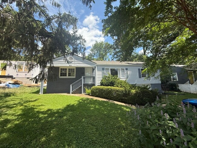 Photo - Walking distance to Merrimon Ave and the B...