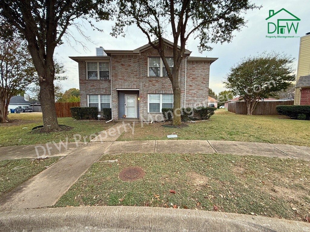 3-Bedroom Home for Lease with Spacious Backyard & Prime Highway Access - 3-Bedroom Home for Lease with Spacious Backyard & Prime Highway Access