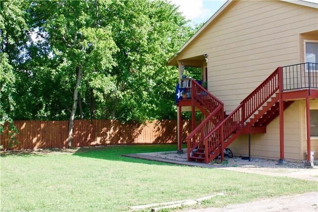 Photo - 1642 Post Rd