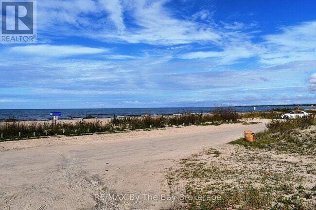 Photo - 332 Coastline Dr