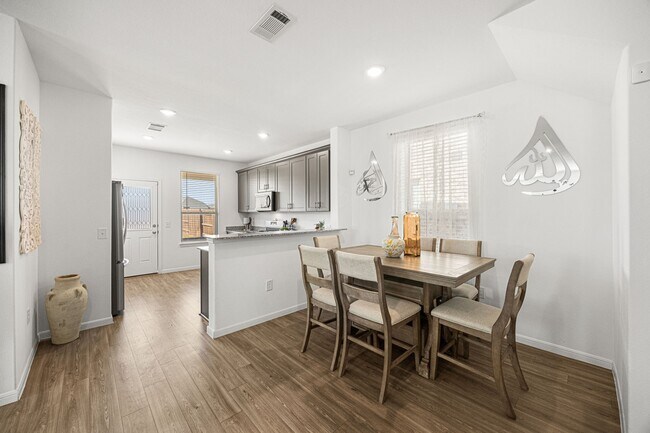 Photo - 8207 Star Ter Dr