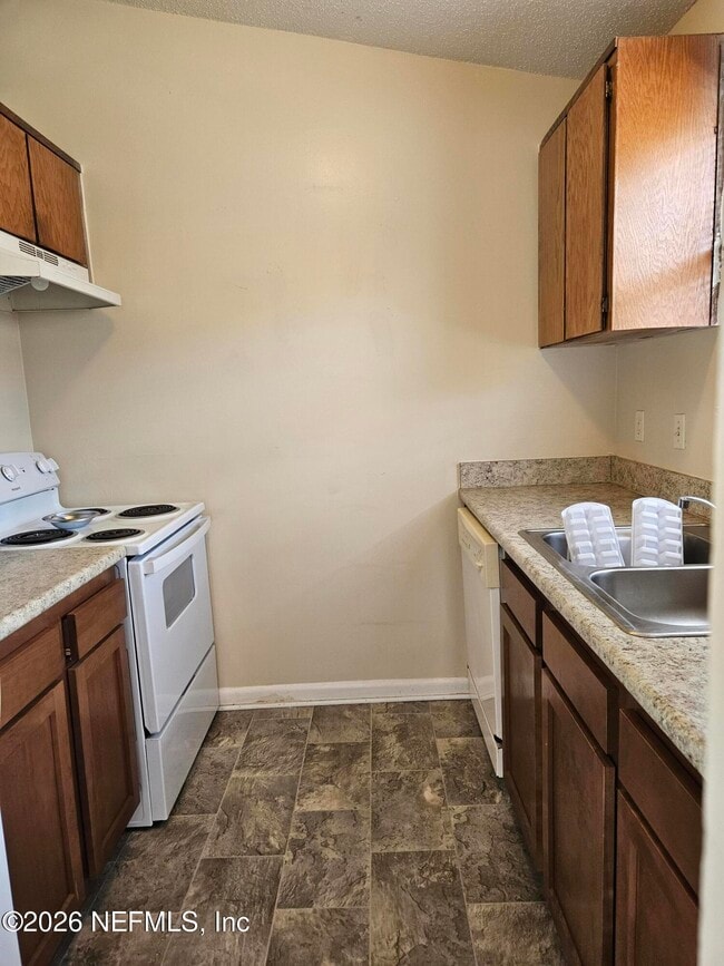 1456 Gifford Ave Unit D
