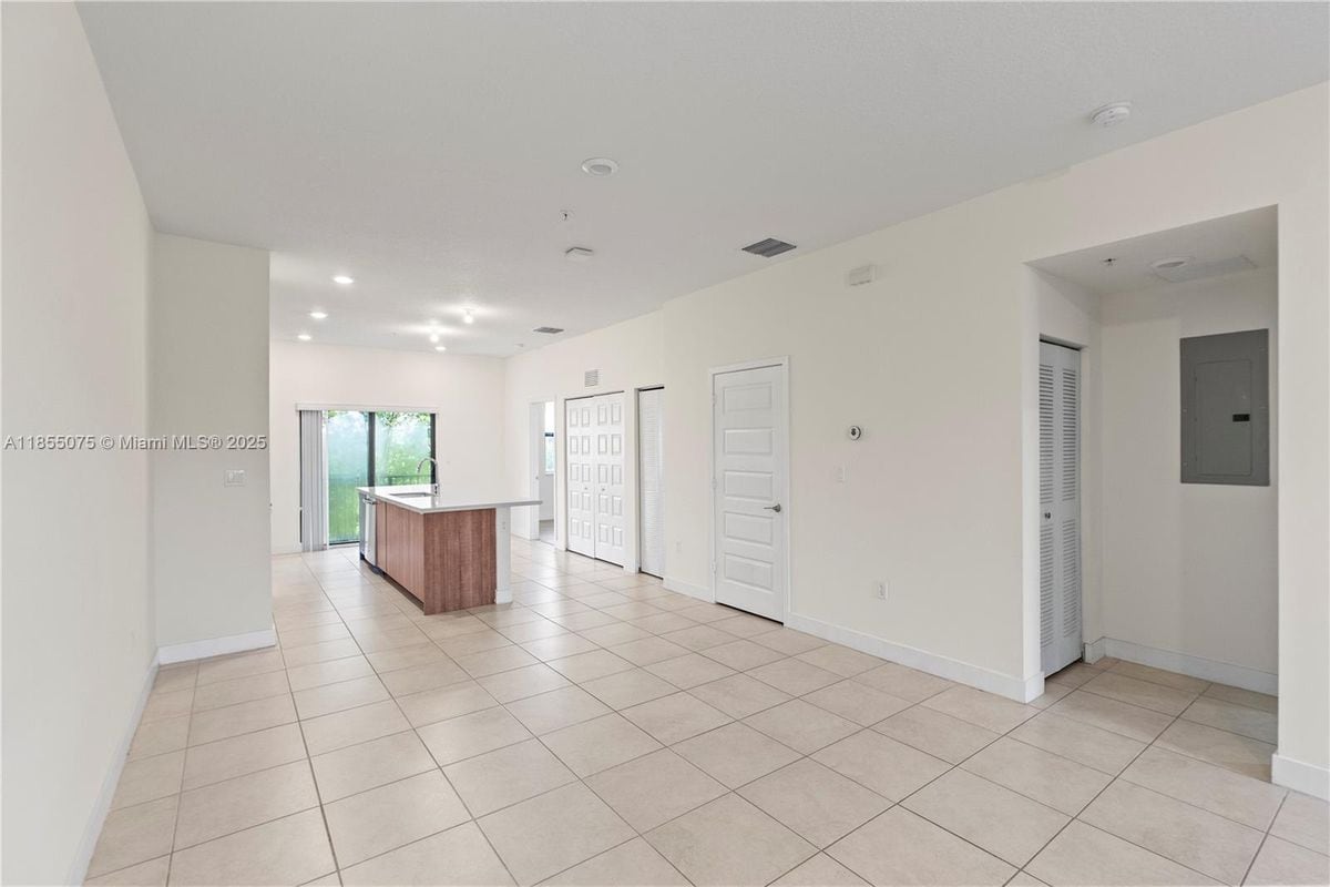 Photo - 7831 NW 104th Ave