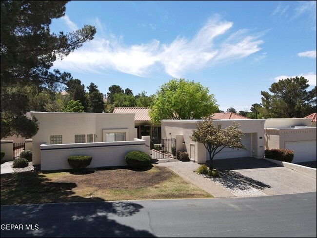 Building Photo - 1004 Los Jardines Cir