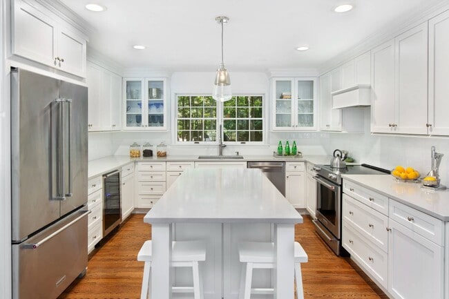 Photo - 3 Longboat Ln