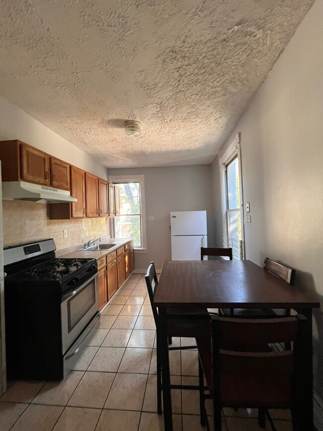 Building Photo - 112 Linden Ave Unit 2