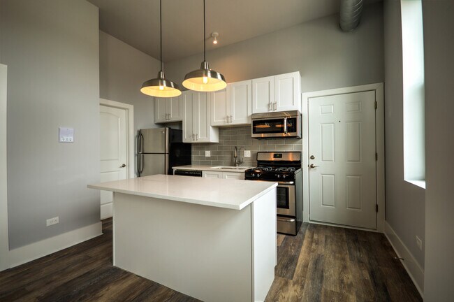 Photo - 2115 S Wood St Unit 2N