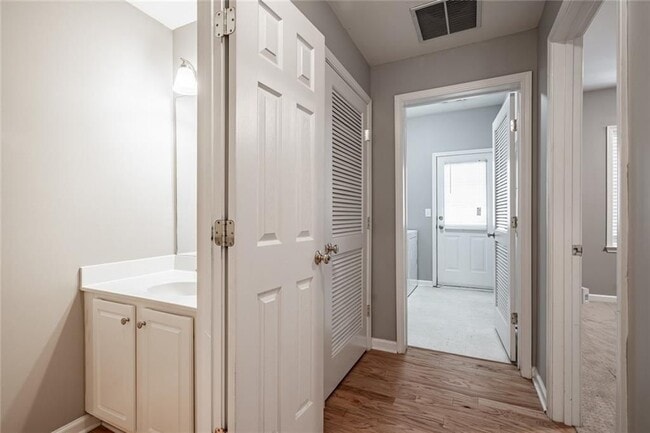 Photo - 2302 Towneheights Terrace SE